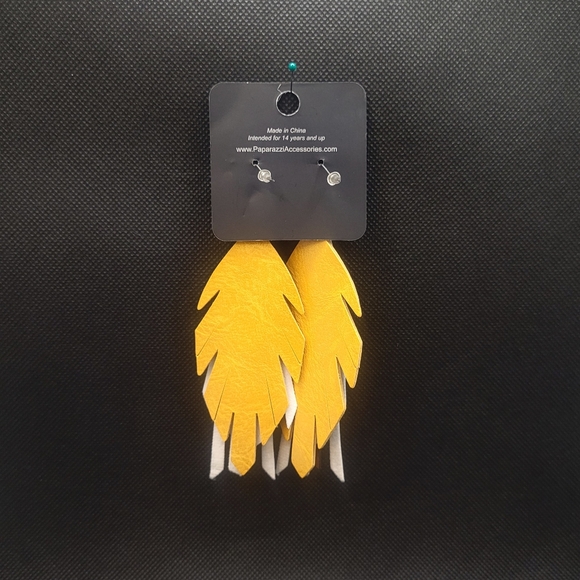 Cheetah Patterned Dangle Drop Earrings Paparazzi - Picture 2 of 6